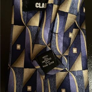 Mens silk necktie, Claiborne.